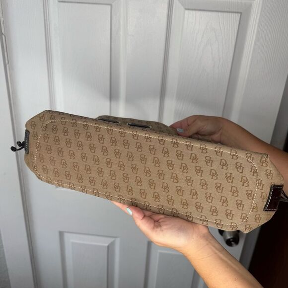 VTG Dooney & Bourke Brown Tan Logo Monogram Tote Satchel Canvas Leather Purse - Picture 4 of 9